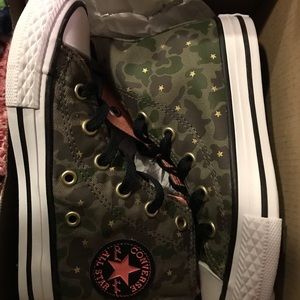 Chuck Taylor converse camo high tops new in box
